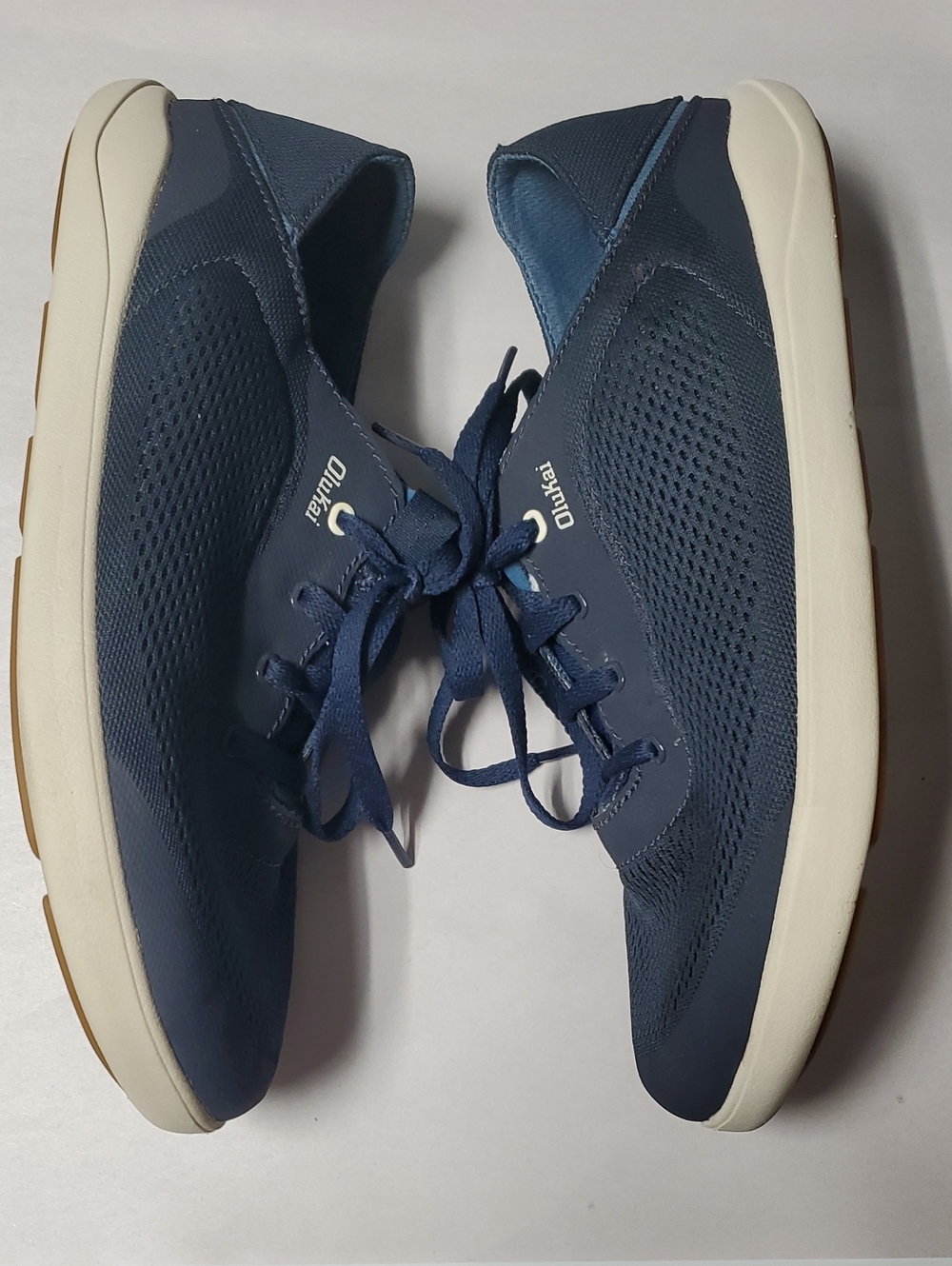 OluKai Men's Moku Pae Navy and White Mesh Breathable Boat Shoe Size 10.5